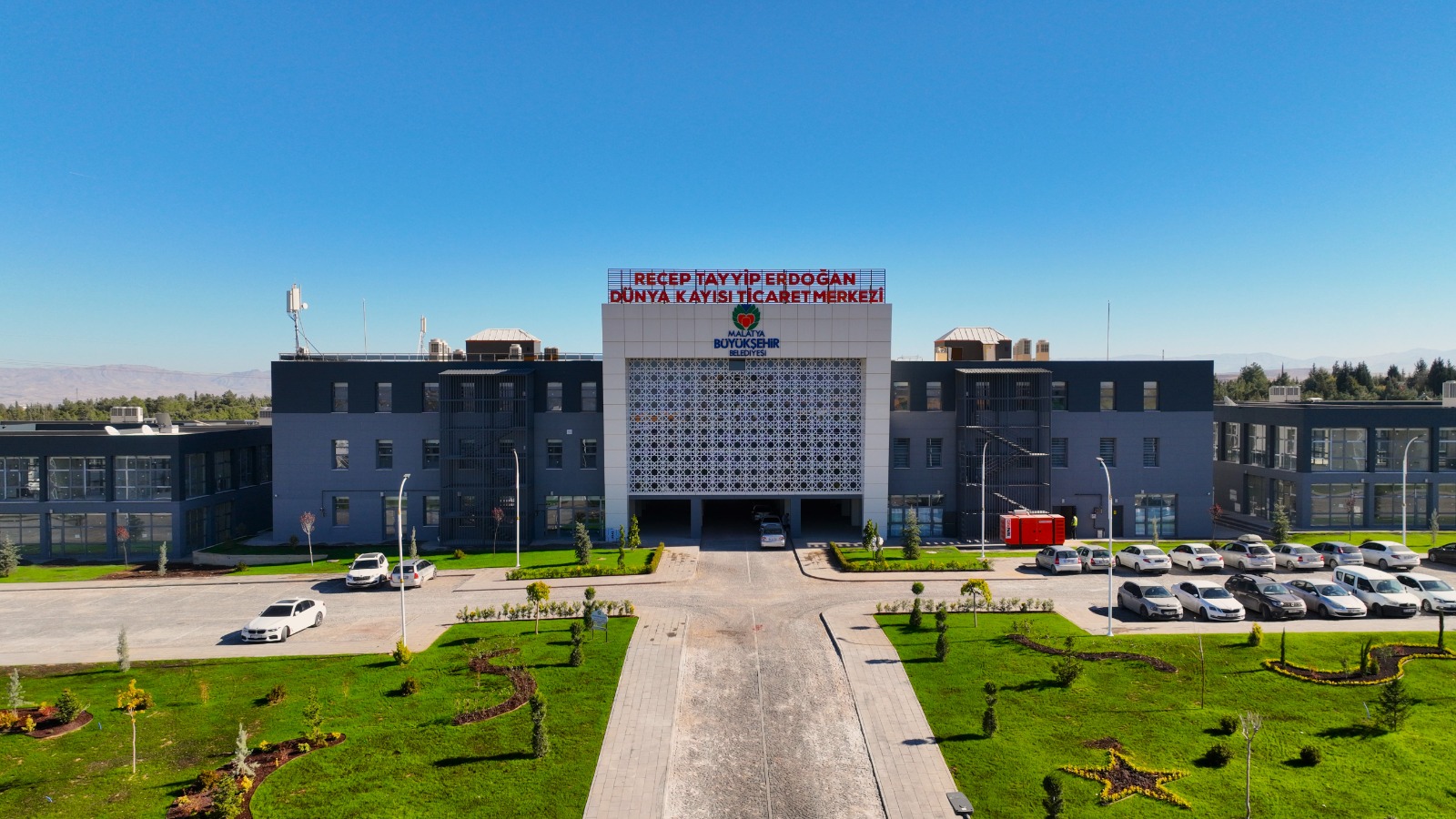 O Merkez Sonunda Hizmete Girdi