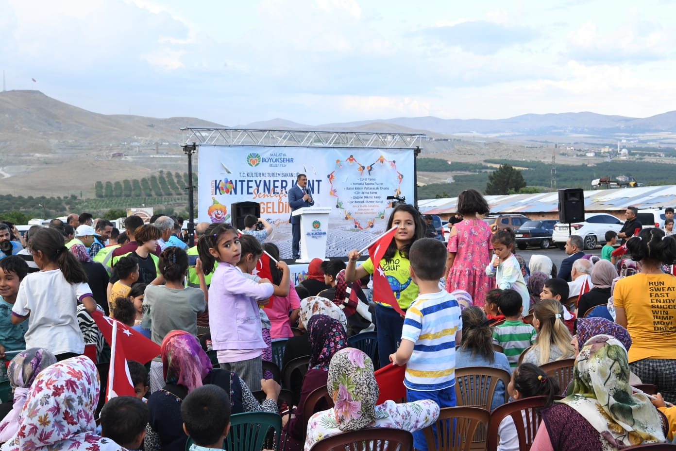 Öğrenciler Yıl Sonu Şenliğinde Doyasıya Eğlendi
