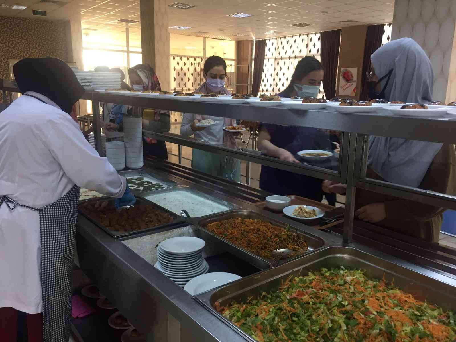 Öğrencilere yemek bursu