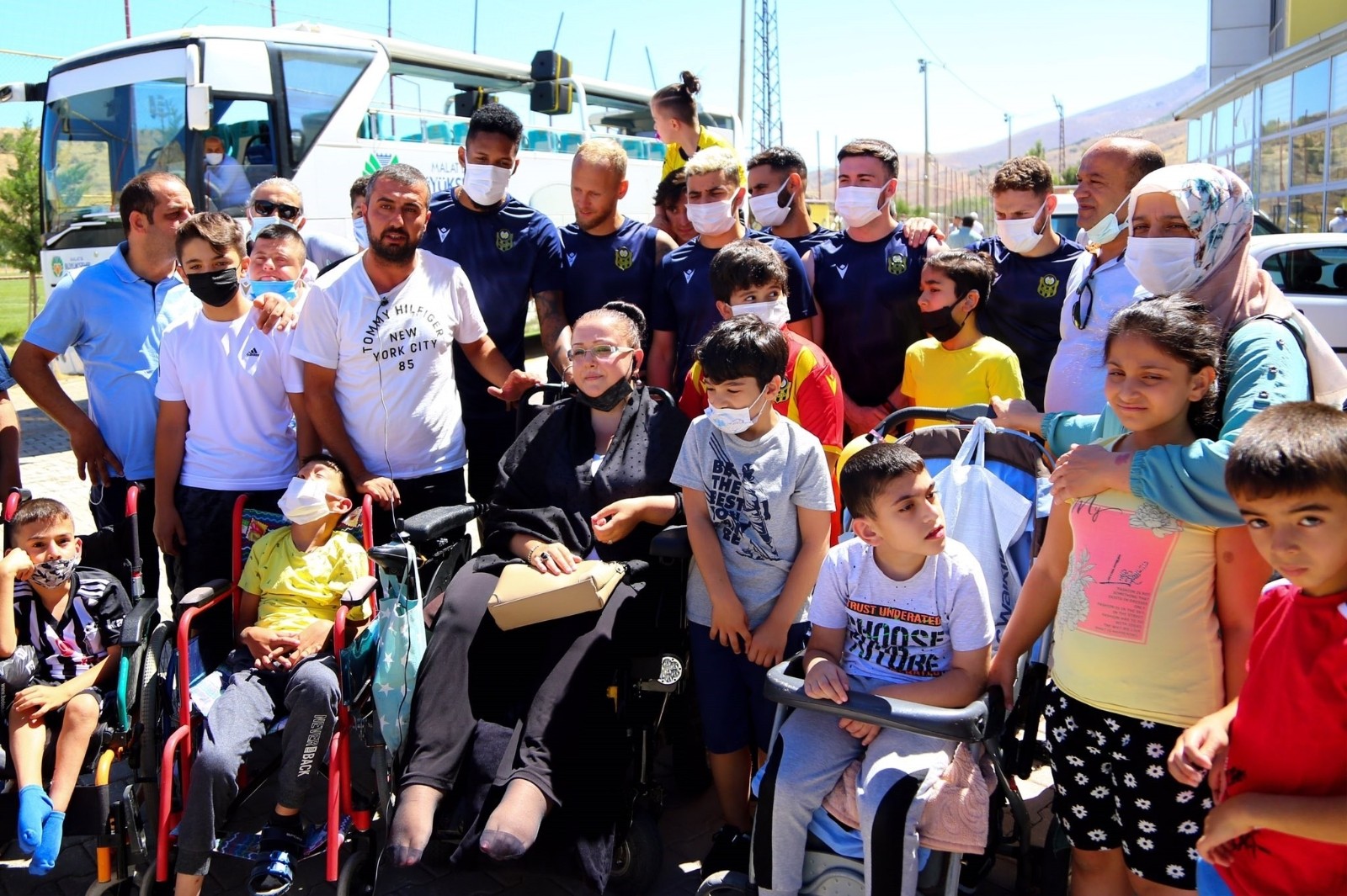 Özel çocuklar, Yeni Malatyasporlu futbolcular ile eğlenceli anlar yaşadılar