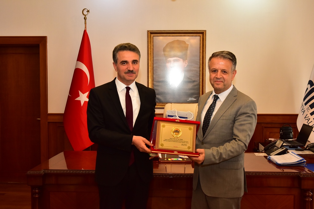 Pandemi Kurulu Üyelerine Plaket