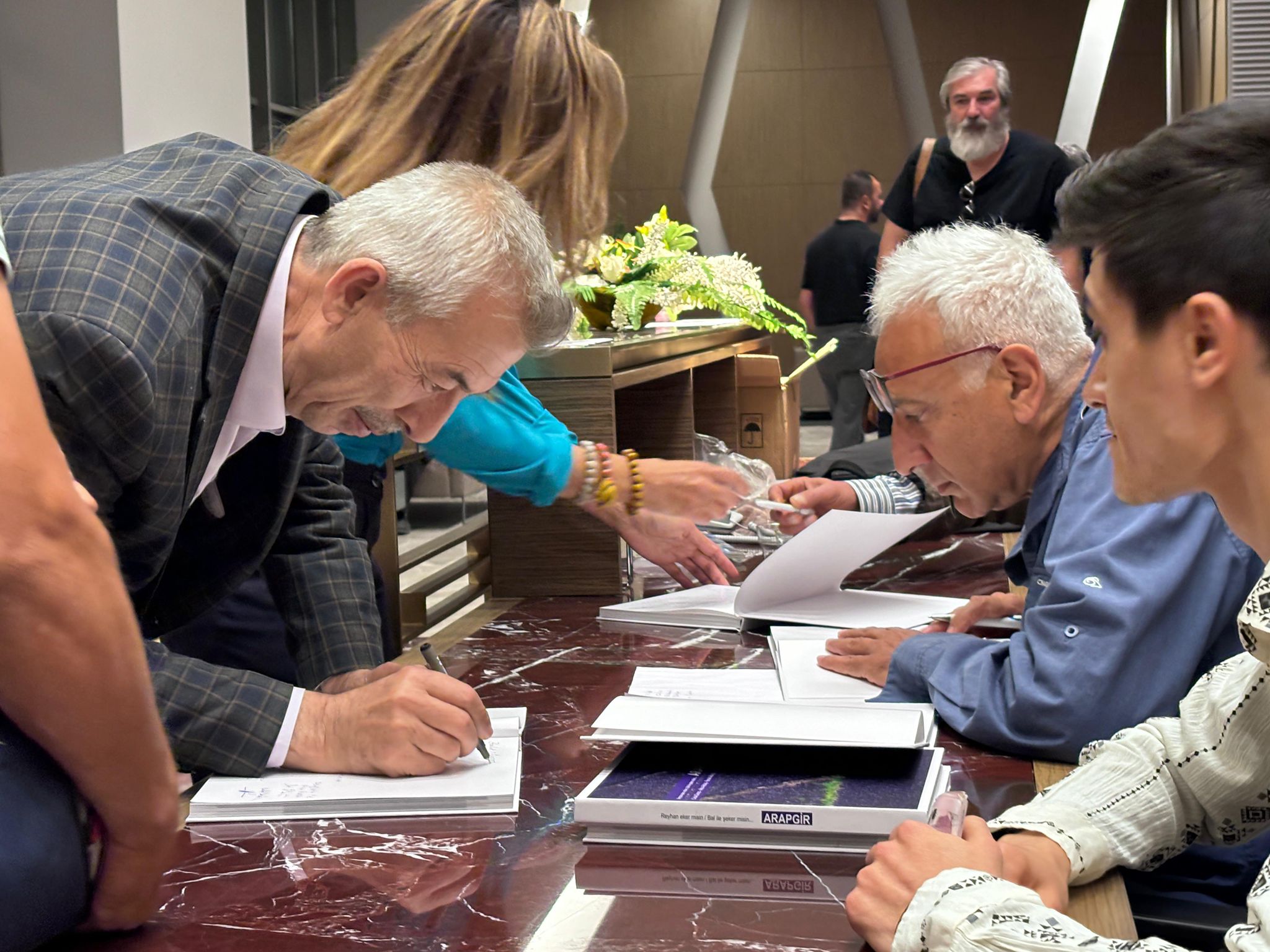 ’Reyhan Eker Misin Balınan Şeker Misin’ Kitabı Tanıtıldı