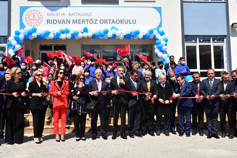 Rıdvan Mertöz Ortaokulu Törenle Açıldı