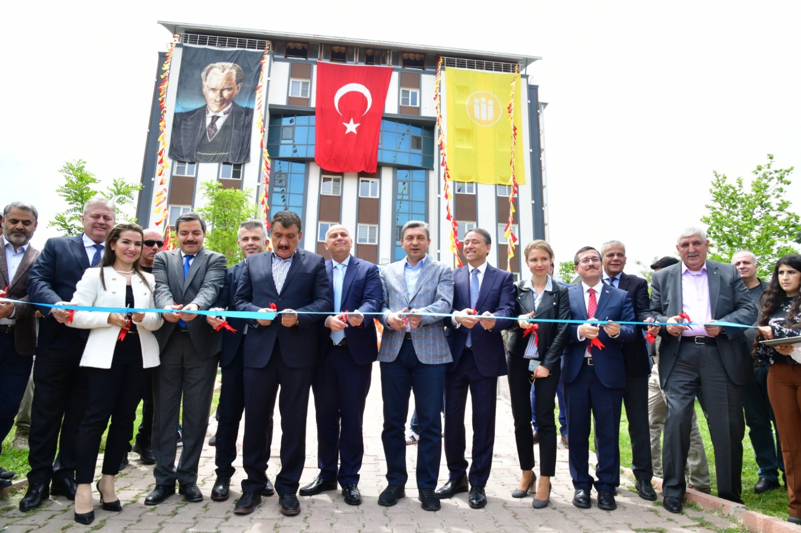 Sağlık Çalışanları İçin Yurt Hibe Edildi