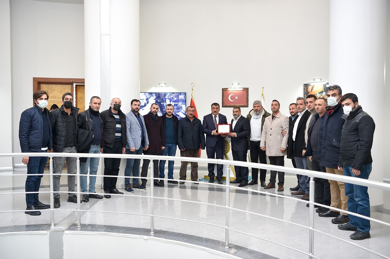 Şire pazarı esnaflarından Başkan Gürkan’a teşekkür ziyareti