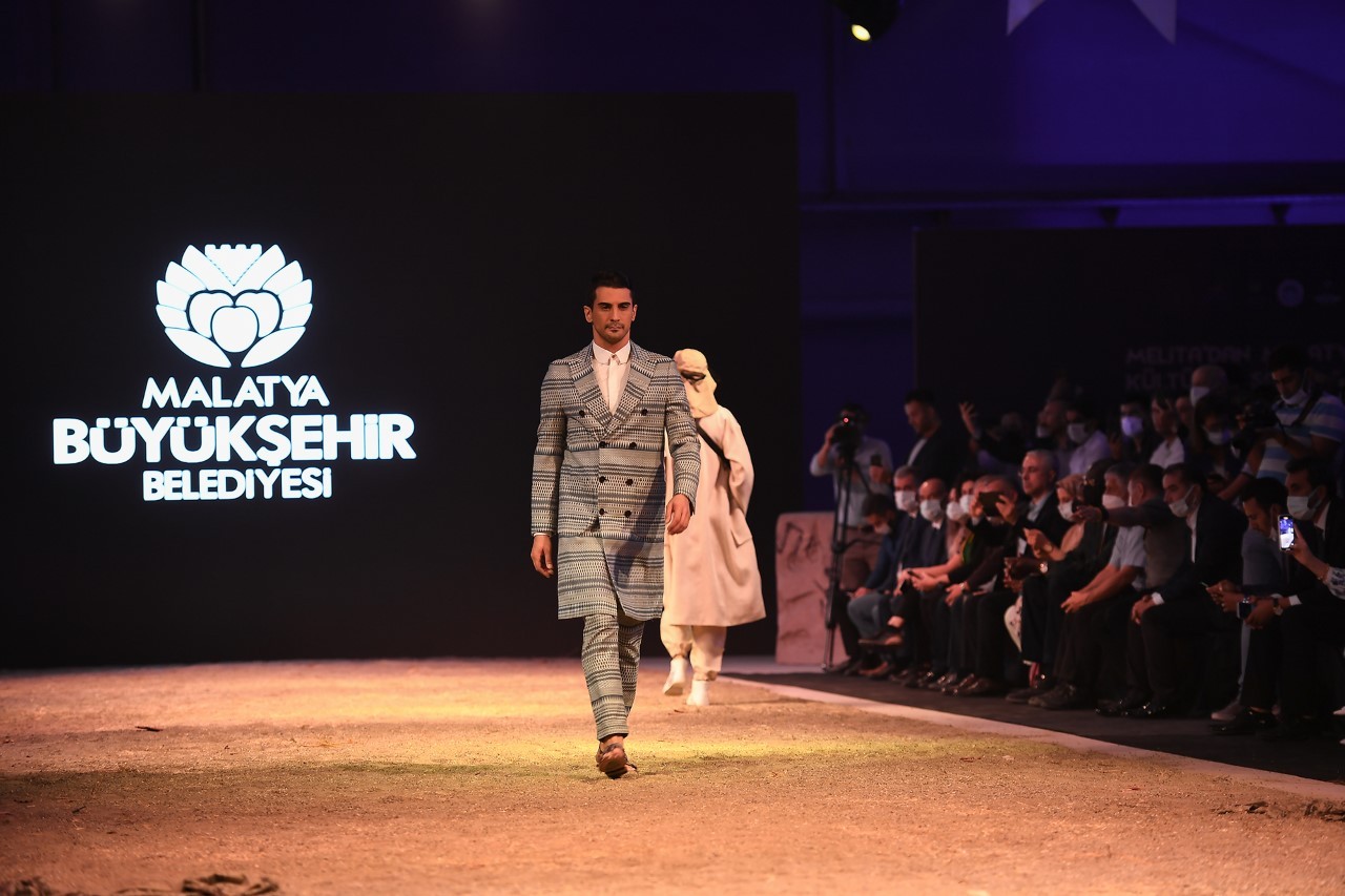 Tarihin Işığında Arslantepe Defilesi ilgi gördü