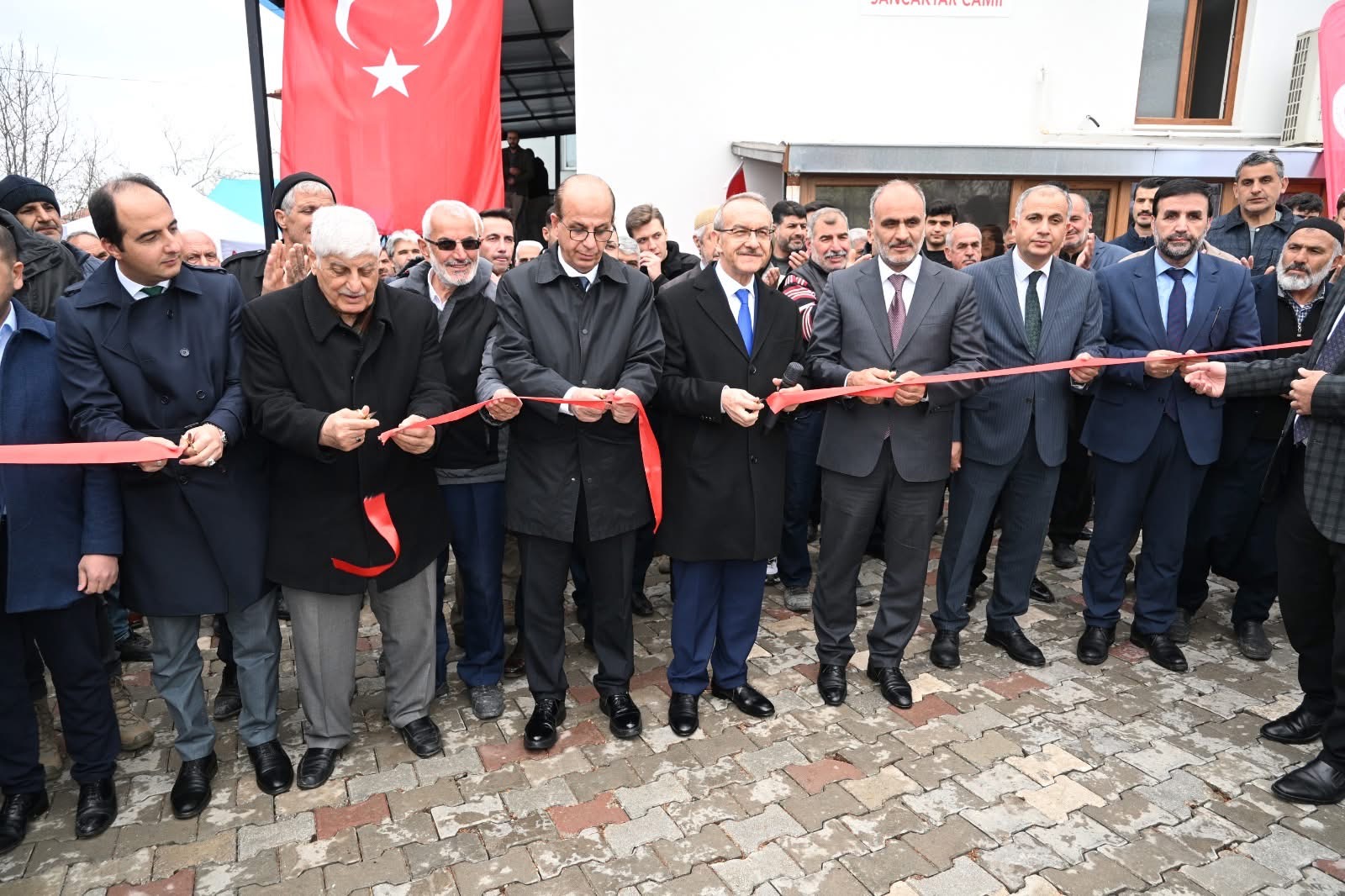 Topsöğüt’te Yeniden İnşa Edilen Sancaktar Camii İbadete Açıldı