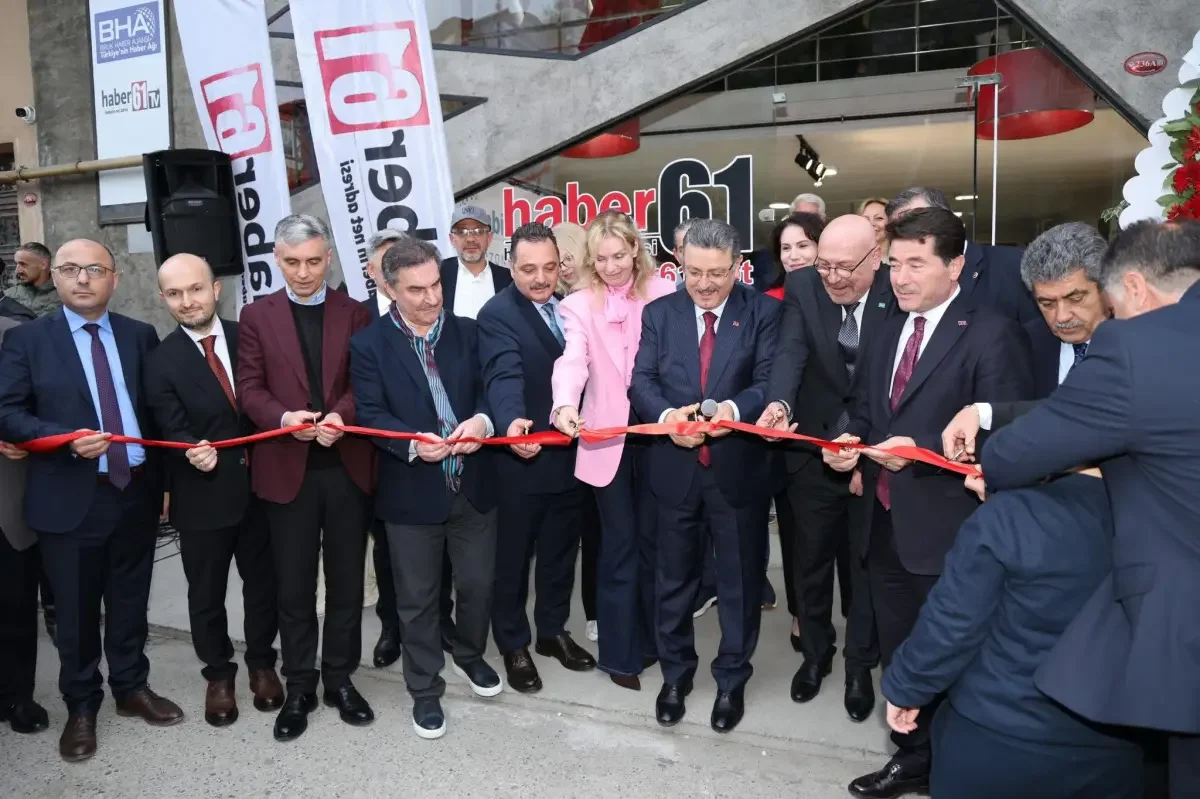 Trabzon’da dijital medya için yeni dönem; TİMBİR temsilciliği açıldı Türk İnternet Medya Birliği (TİMBİR) Trabzon Temsilciliği, Haber61 binasında düzenlenen törenle açıldı.