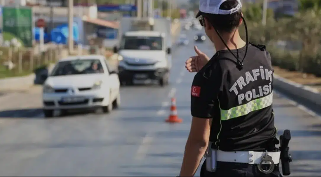 Trafikte Bir Haftada 423 Bin Sürücüye İşlem Yapıldı