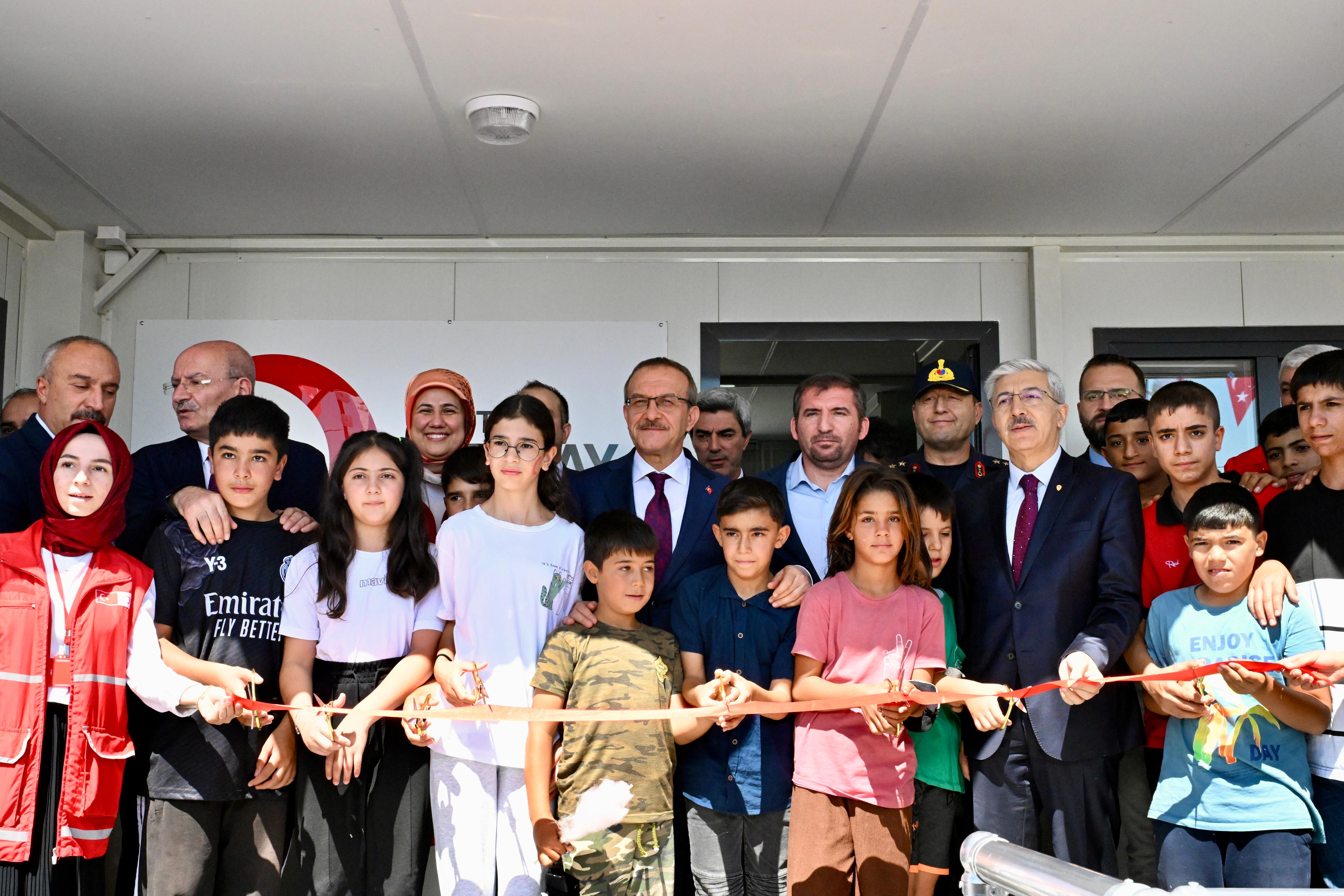 “Türk Kızılay 100.Yıl Kütüphanesi” Açıldı