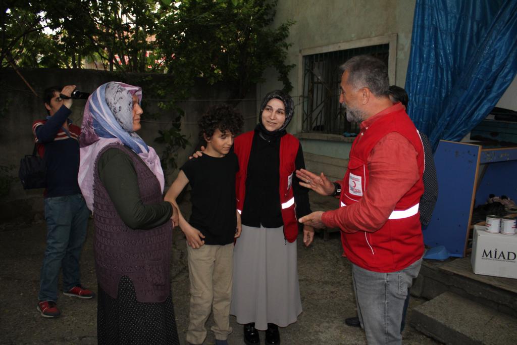 Türk Kızılayı Bayram Öncesi Yüzleri Güldürdü