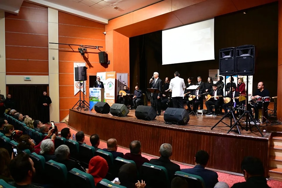 ‘Unutulmayan Şarkılar ve Türküler’ Konserine Yoğun İlgi