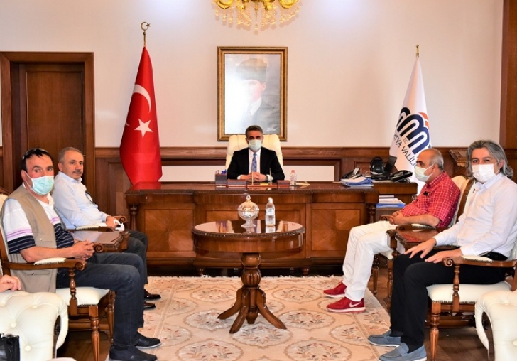 Vali Baruş: Yerel basınımız katkı veren bir habercilik yapıyor