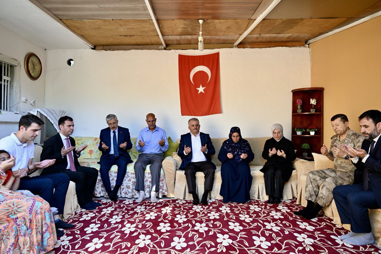 Vali Ersin Yazıcı' dan Şehit Ailelerine Ziyaret