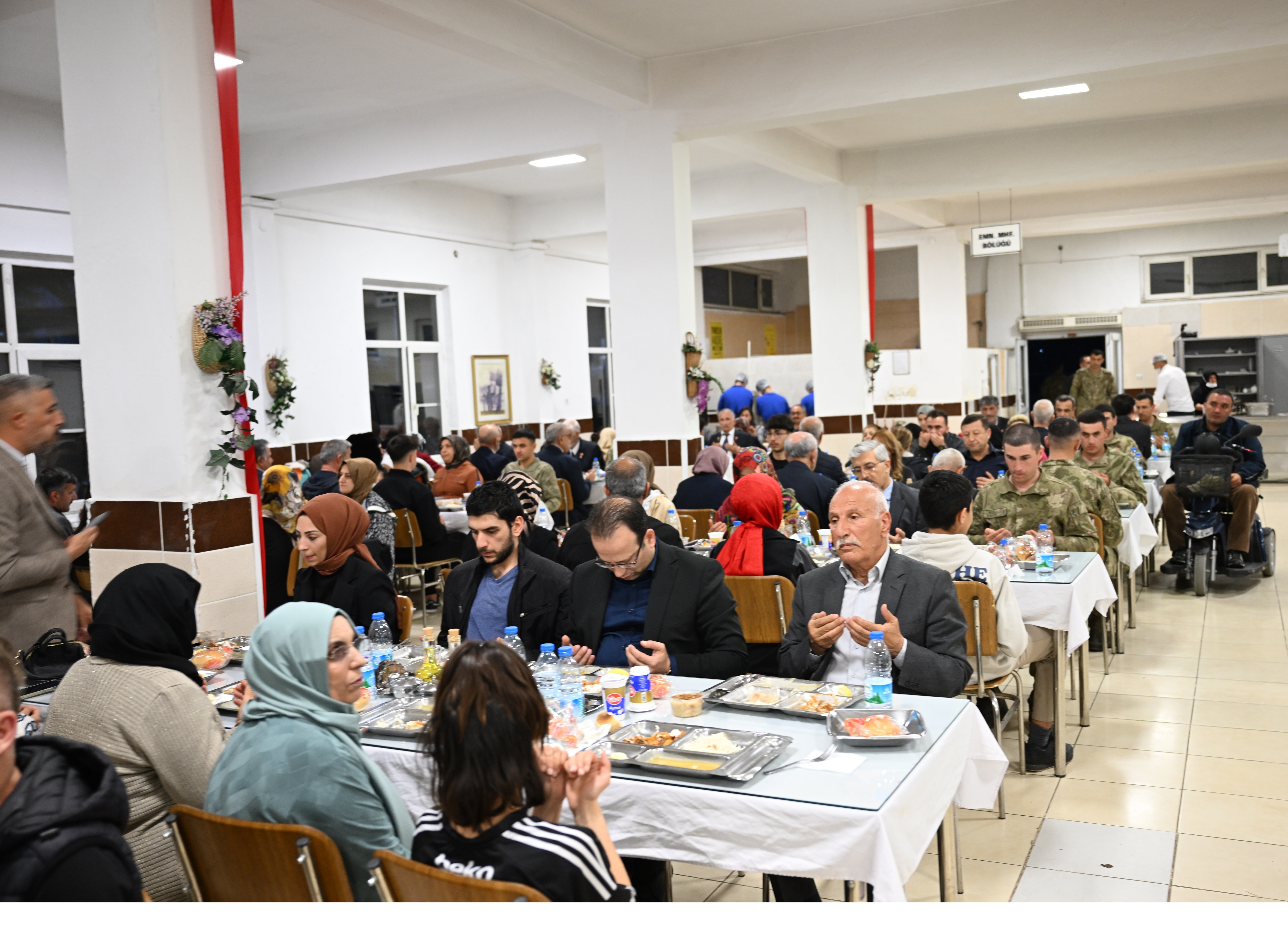 Vali Ersin Yazıcı Şehit Aileleri ve Gazilerle İftar Yemeğinde Buluştu