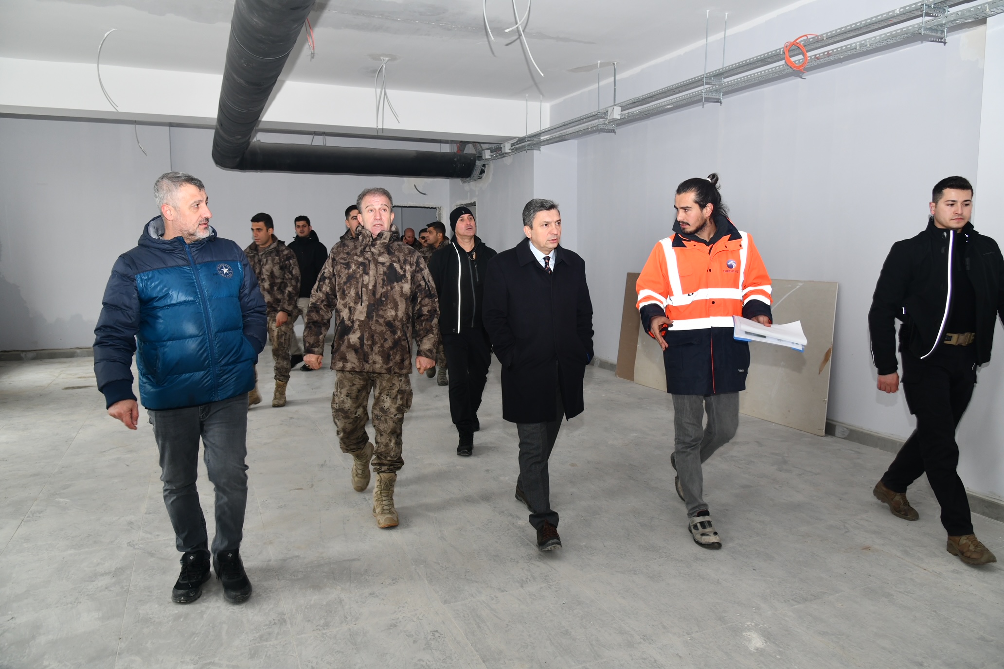 Vali Şahin'den Özal Harekat Müdürlüğü İnşaat Alanına Ziyaret