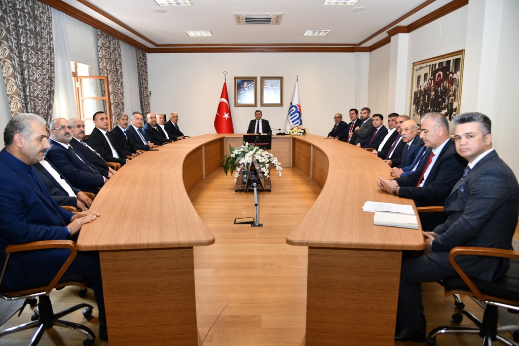 Vali Şahin Muhtarları Kabul Etti