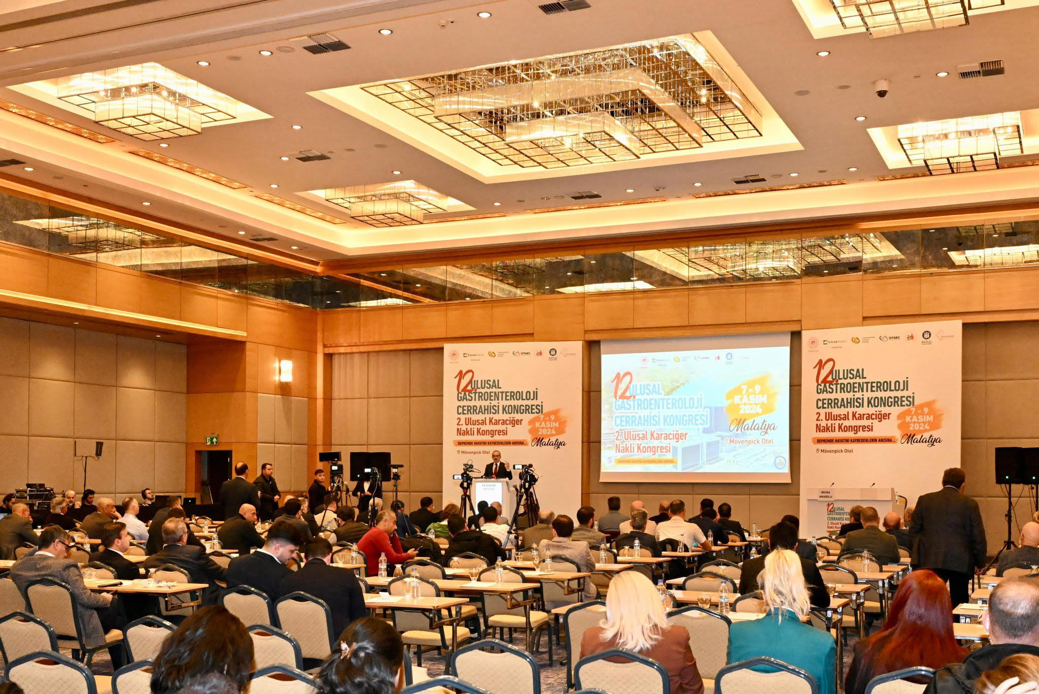 Vali Seddar Yavuz, 12. Ulusal Gastroenteroloji Cerrahisi ve 2. Ulusal Karaciğer Nakli Kongrelerine Katıldı