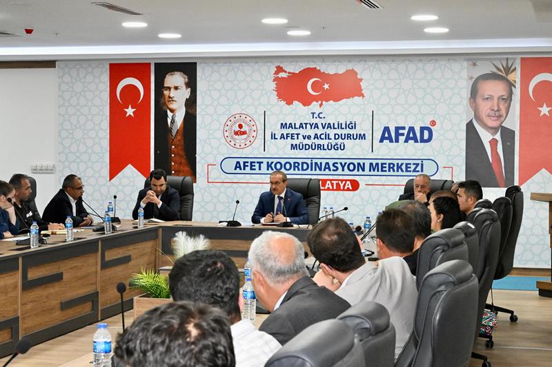 Vali Seddar Yavuz Başkanlığında Kırsal Deprem Konut Projeleriyle İlgili İstişare ve Değerlendirme Toplantısı Gerçekleştirildi