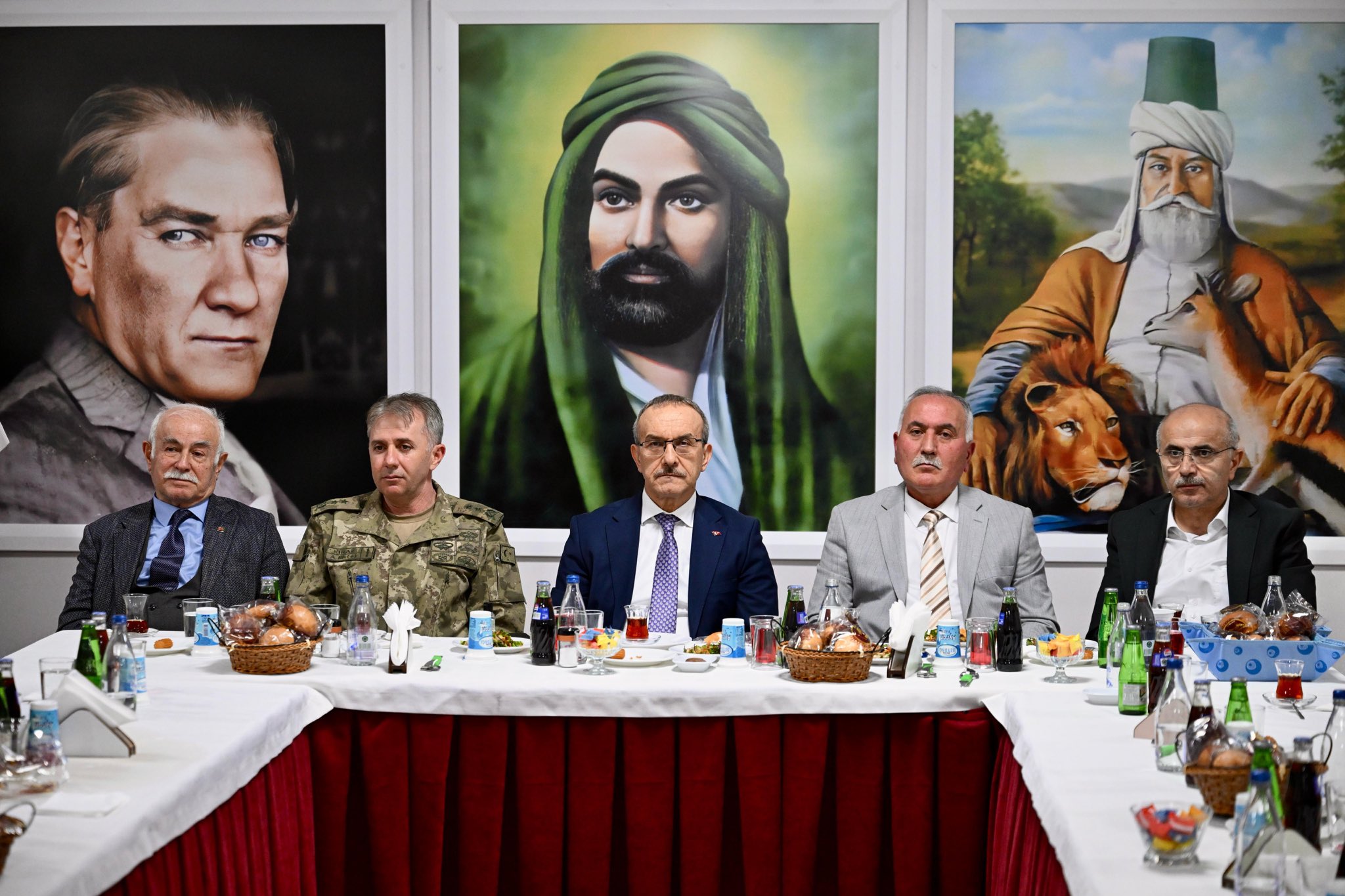 Vali Yavuz, Zeynel Abidin Vakfı’nın Düzenlediği İftar Programına Katıldı