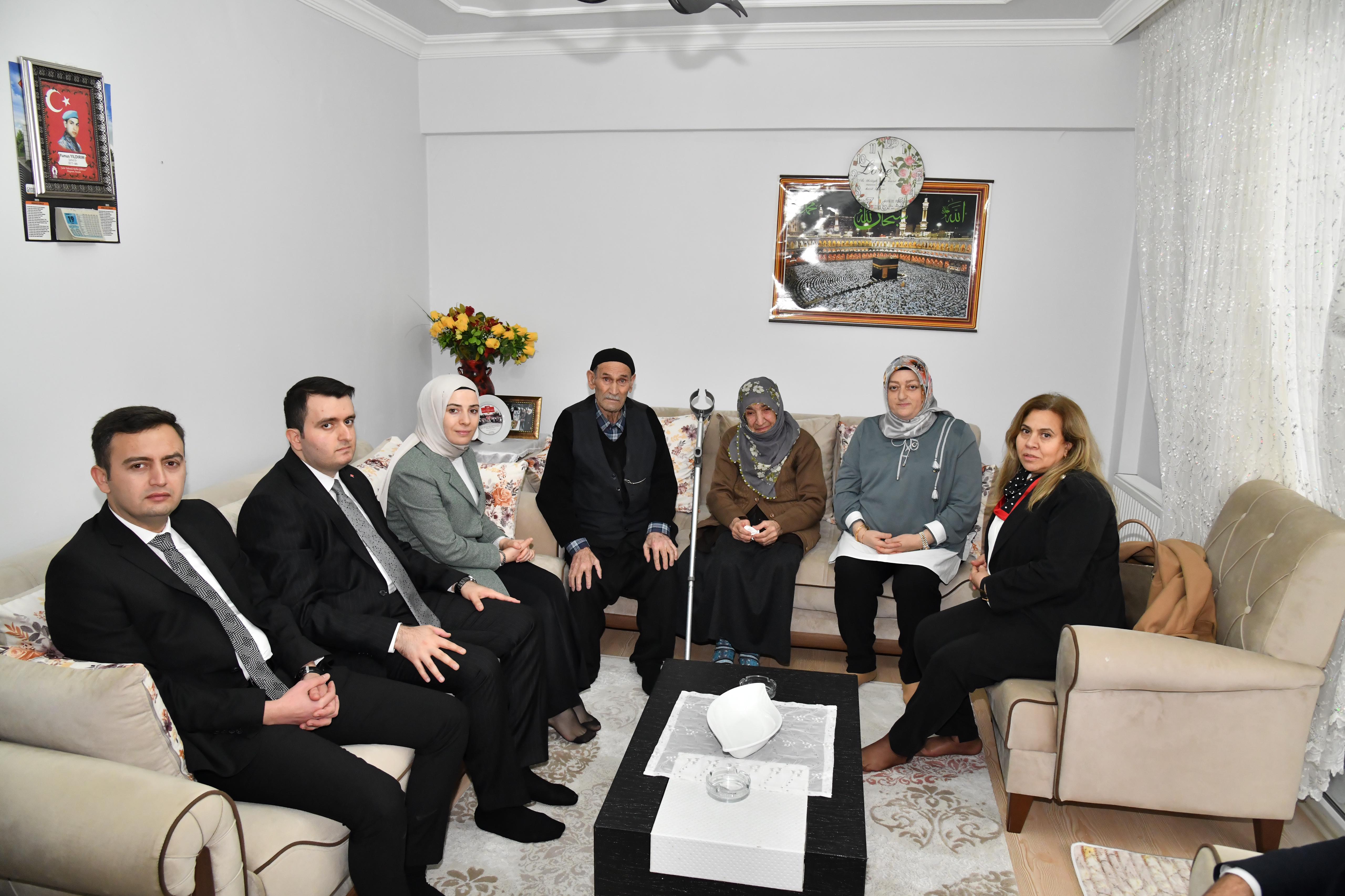 Vali Yazıcı'nın Eşinden Şehit Ailelerine Ziyaret