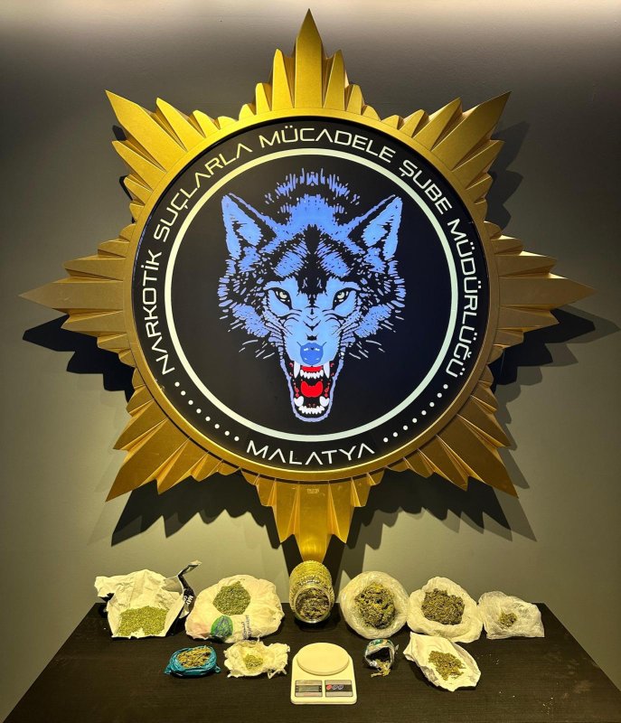 Narkotik ekiplerinden sokak satıcılarına darbe