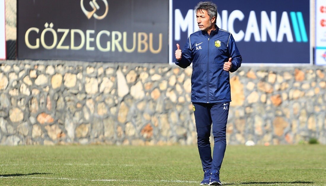 Yeni Malatyaspor Ali Ravcı ile yolları ayırdı