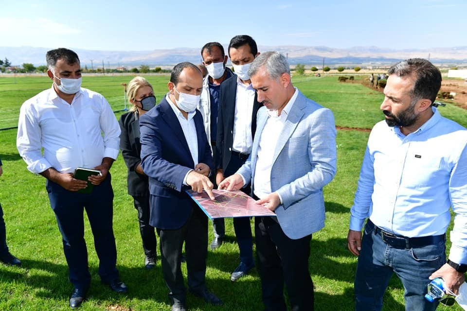 Yeşilyurt Belediyesi rulo çim üretiminde hedeflerinin üzerine çıktı