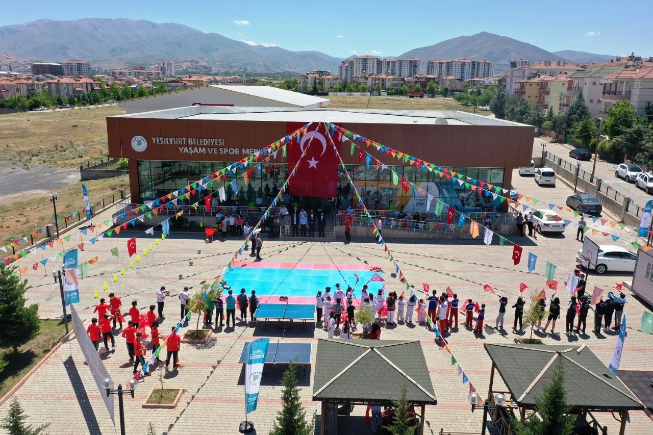 Yeşilyurt’ta 19 Mayıs özel bir programla kutladı
