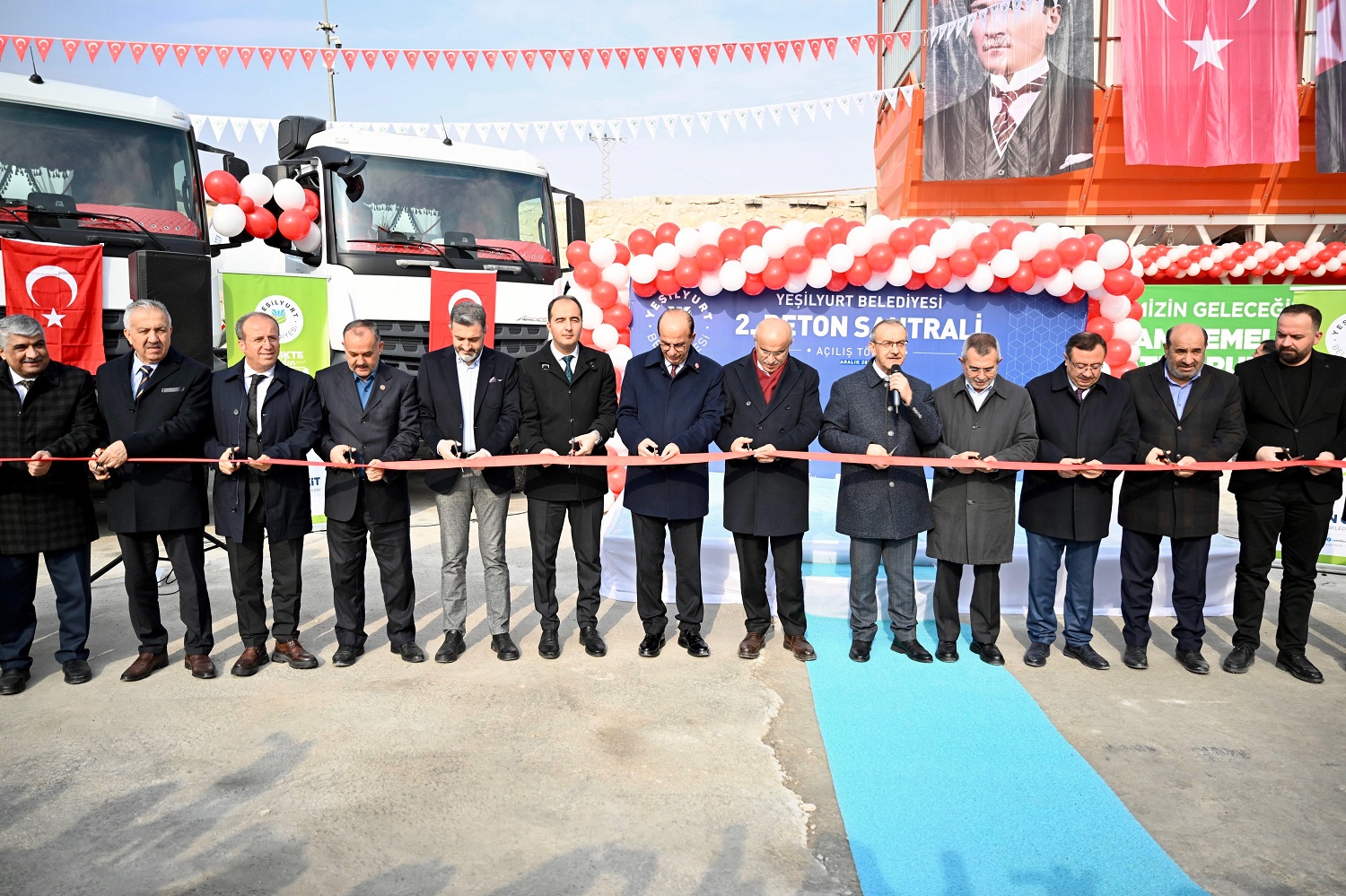 YEŞİLYURT’TA HİZMETLERLE DOLU BİR YIL GERİDE KALIYOR!