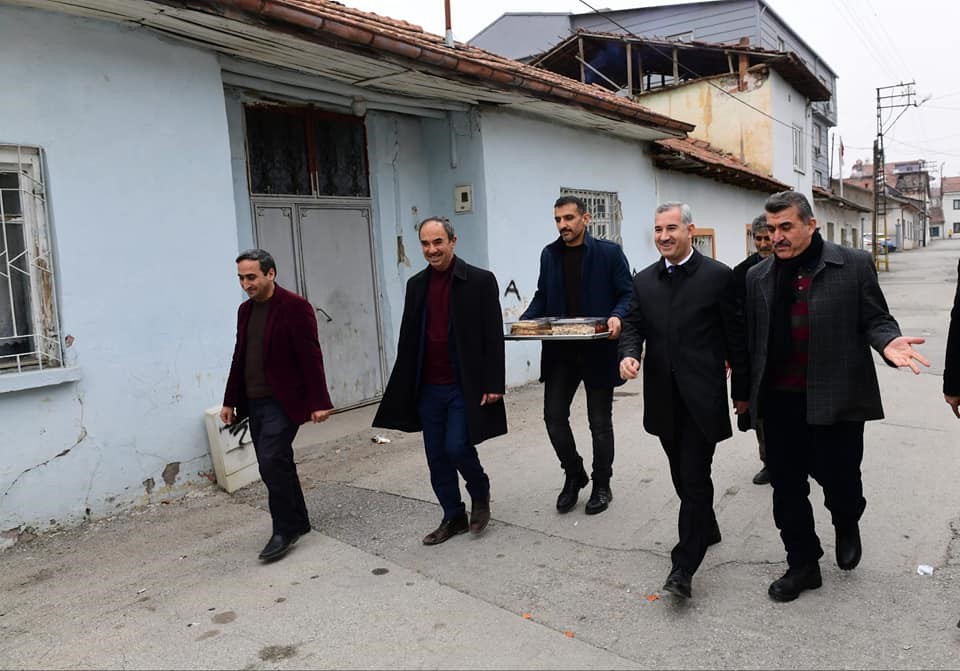 Yeşilyurt'ta Komşu Ailelere Gönül Tabağı