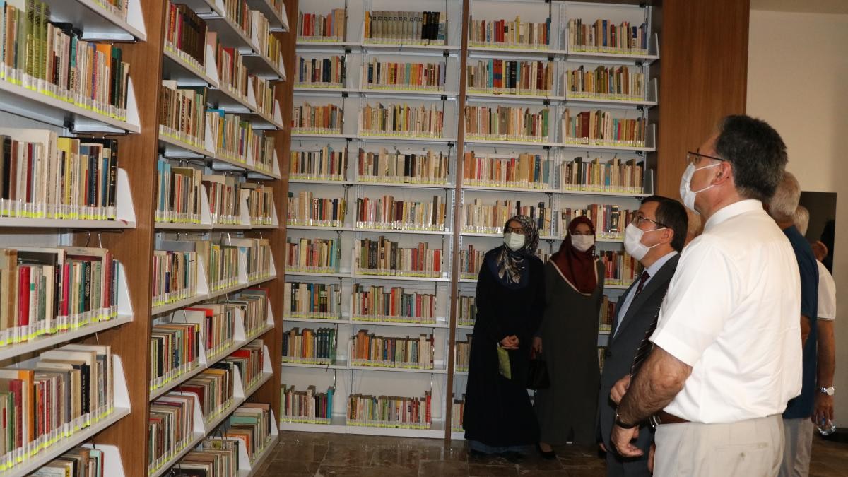 Yıldırım’ın kitap koleksiyonu İnönü Üniversitesi’nde