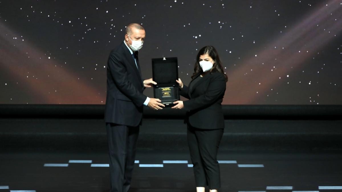 “Yılın Doktora Tezi” Ödülü alan araştırmacılara Rektör Kızılay’dan tebrik