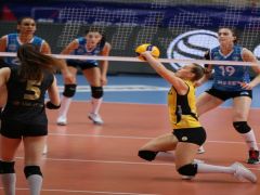 Vakıfbank deplasmanda set vermeden kazandı