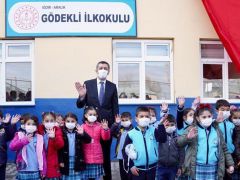 Bakan Selçuk, Gödekli’den zili çaldı