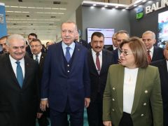 Cumhurbaşkanı Erdoğan, Malatya standını gezdi