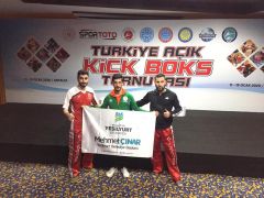 Kick-Boks takımı üçte üç yapınca, Başkan Çınar makamında ağırladı