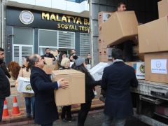 Malatya Barosu’ndan deprem bölgesine 2 tır yardım