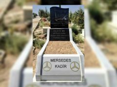 Mersedes Kadir’in mezarına Mercedes logosu