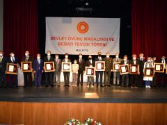 Şehit Yakınlarına ve Gazilerimize Devlet Övünç Madalyası ve Beratı Tevcih Edildi