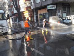 Malatya’da cadde ve kaldırımları yıkanıyor