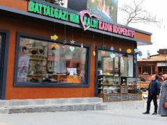 Battalgazi’nin Kalbi Kadın Kooperatifi Kafe Market büyük ilgi görüyor