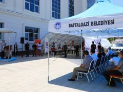 Battalgazi Belediyesi önünde afet eğitim çadırı kuruldu