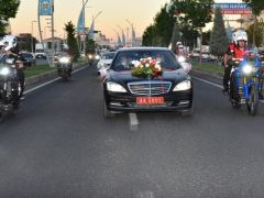 Vali Baruş Makam Aracını Gazimizin Düğünü İçin ‘Gelin Arabası’ Yaptı