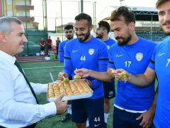 Başkan Çınar’dan Yeşilyurt Belediyespor futbol takımına ziyaret