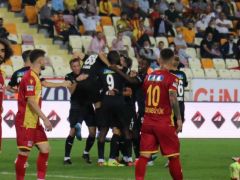 Taraftarlardan Yeni Malatyaspor’un kötü gidişatına tepki