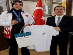 Kick Boks Şampiyonasından dünya 2’nci olarak döndü