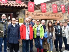 Turist rehberleri Malatya’nın tarihi mekanlarını gezdi