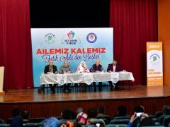 Yeşilyurta akademisyen ve yazarlar “Ailemiz kalemiz” panelinde buluştu