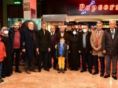 Başkan Çınar, ’Eren’ filmini şehit yakınlarıyla izledi
